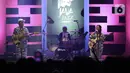 Duo musisi Endah N Rhesa tampil pada hari pertama BNI Java Jazz Festival 2022 di JIExpo Kemayoran, Jakarta, Jumat (27/5/2022). Perhelatan musik BNI Java Jazz Festival 2022 digelar pada 27-29 Mei dengan menampilkan musisi-musisi dari dalam dan luar negeri. (Liputan6.com/Johan Tallo)