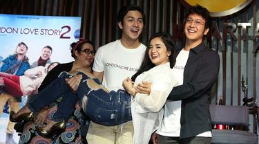 Ada Rizky Nazar Di Antara Michelle Ziudith Dan Dimas Anggara News Entertainment Fimela Com