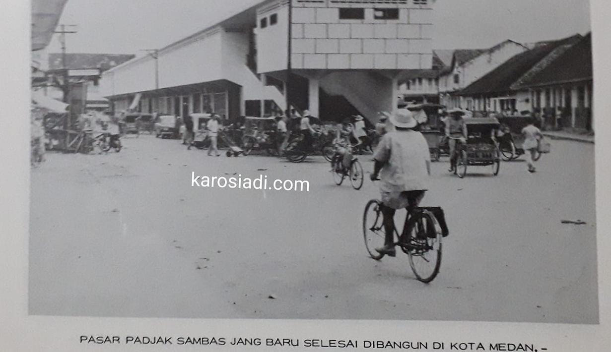Pasar Sambas ketika sedang dibangun pada 1969. (Source: karosiadi.com)