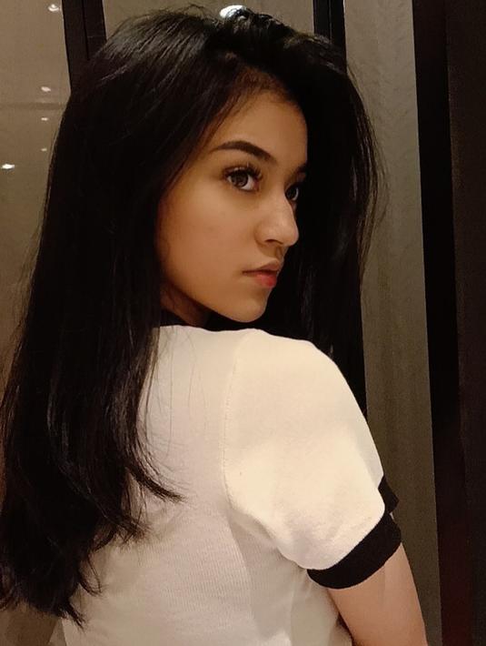 Kristia Syanita aktif di akun Instagram @kristiasyanita. Saat ini ia sudah memiliki 1,6 ribu followers di Instagram. Momen kebersamaan Kristia dengan Sadewa sering diabadikan di Instagram bahkan dijadikan highlight InstaStory. (Liputan6.com/IG/kristiasyanita)