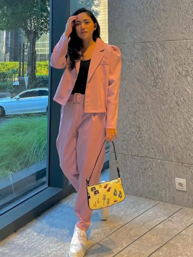 Resmi Bercerai, Ini 6 Potret Terbaru OOTD Rachel Vennya Makin Stylish
