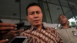 Ketika ditemui wartawan, Suparman mengaku, menemui pimpinan KPK terkait persoalan pajak, Jakarta, Senin (6/10/14). (Liputan6.com/Miftahul Hayat)