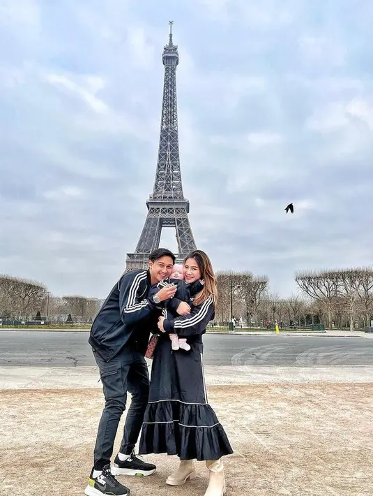 Berpose mestra, Caesar Hito dan Felicya sukses bikin baper penggemarnya. (Instagram/fdphotography90).