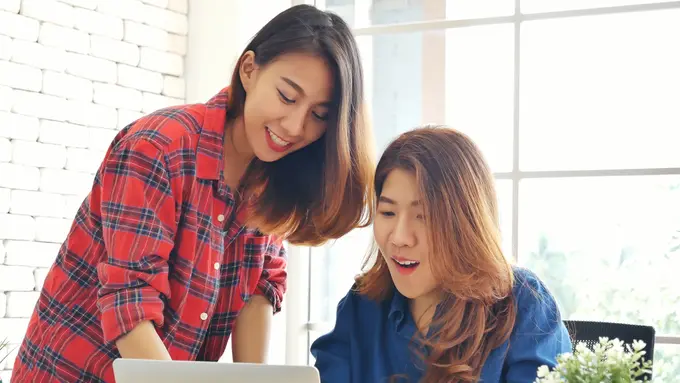 Baru Pertama Kali Masuk Dunia Kerja? Begini Tips Hindari Drama Kantor yang Sering Bikin Pusing