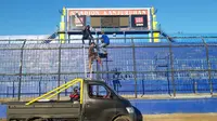 Jelang Arema Vs Persib, Aremania Pasang Pengeras Suara di Tribune Stadion Kanjuruhan