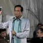 Sri Sultan Hamengkubuwono X memberikan pidato saat acara Halal Bihalal dengan warga Yogya di Jakarta di rumah dinas Wakil Ketua DPD GKR Hemas, Jakarta, Minggu (24/7). (Liputan6.com/Johan Tallo)
