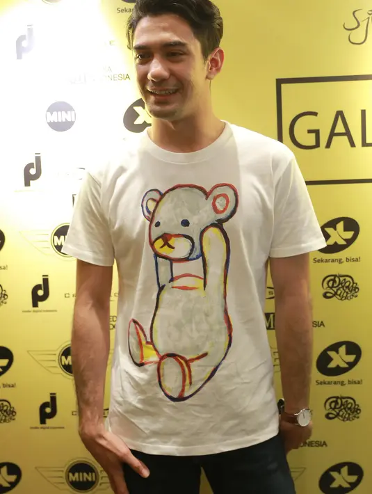 "Memang filmnya itu pakai pendekatan yang sangat artistik dan konsepnya itu sangat menarik untuk satu orang di dalam mobil,” puji Reza Rahadian atas film ‘Nay’ yang disutradarai Djenar Maesa Ayu tersebut. (Galih W. Satria/Bintang.com)