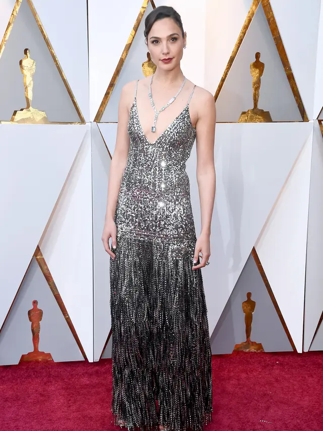 Aktris Gal Gadot saat tiba menghadiri Academy Awards ke-90 di Hollywood