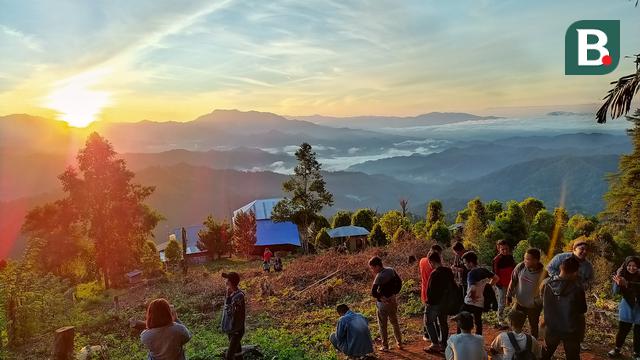 Matahari terbit di Puncak Dulamayo