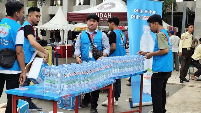 Buka Puasa Bersama Le Minerale: Ribuan Jemaah Masjid Istiqlal Nikmati Air Mineral Berkualitas