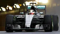 Lewis Hamilton tercepat di sesi Latihan Bebas GP Monako. (Reuters/Max Rossi)