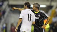 Mantan gelandang Real Madrid, Esteban Granero (kiri), pernah bekerja sama dengan Jose Mourinho (kanan) di klub tersebut pada 2010-2012. (AFP/Jose Jordan)