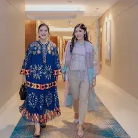 Penampilan Kahiyang Ayu dan Erina Gudono saat hadiri fashion show Biyan dipuji bak kakak adik. @studio133biyan.