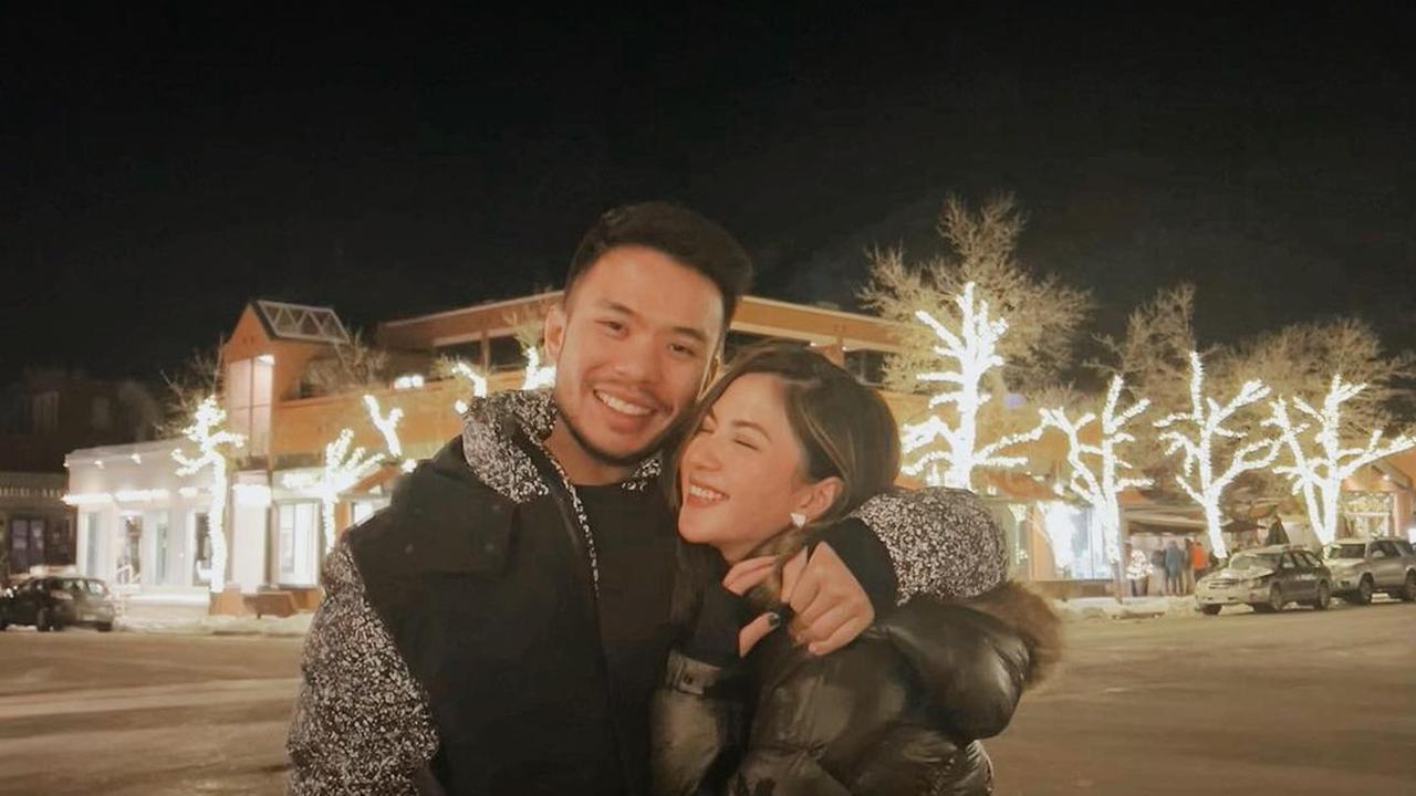 Potret Serasi Outfit Liburan Jessica Mila dan Kekasih di Amerika Serikat, Salah Satunya Tenteng Tas Rp40Jutaan