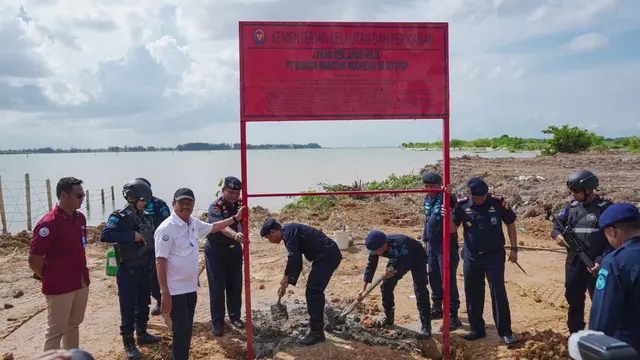Kementerian Kelautan dan Perikanan (KKP) menyegel 3.000 meter persegi lahan yang diduga reklamasi ilegal di Kota Batam.