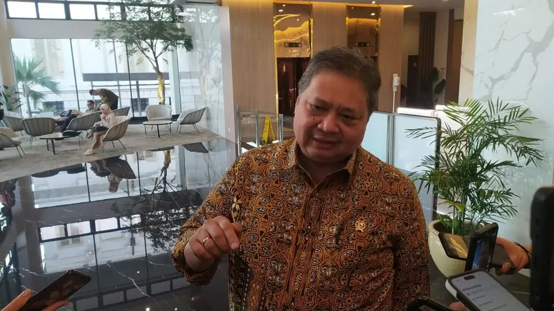 Menteri Koordinator Bidang Perekonomian Airlangga Hartarto, di kantor Kementerian Perekonomian, di Jakarta, Rabu (29/5/2024). Menko Airlangga bercerita mengenai tambahan PSN baru salah satunya BSD. (Tira/Liputan6.com)
