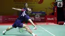 Kalah di set pertama, Rinov Rivaldy/Lisa Ayu Kusumawati bangkit dan berhasil memenangi set berikutnya dan memaksa Hoo Pang Ron/Cheng Su Yin bermain rubber game. (Liputan6.com/Helmi Fithriansyah)