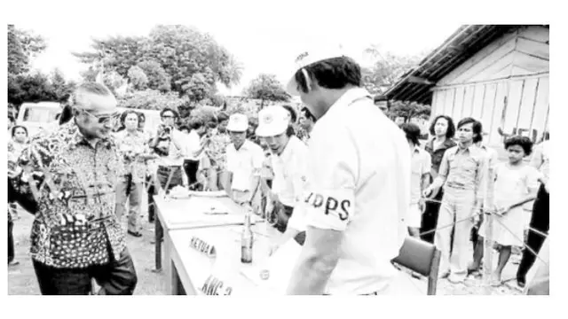 Presiden kedua RI Soeharto memangkas partai politik pada era Orde Baru