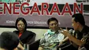 Pakar hukum tata negara Refli Harun (kanan) menjadi pembicara dialog kenegaraan bertemakan Check and balances antar lembaga negara MPR, DPR, DPD, Presiden, Senayan, Jakarta, Rabu (15/10/2014) (Liputan6.com/Andrian M Tunay)