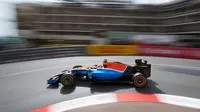 Pebalap Manor Racing asal Indonesia, Rio Haryanto, akan start dari posisi ke-19 pada F1 GP Monako, Minggu (29/5/2016). Hasil kualifikasi juga menempatkan Pascal Wehrlein di posisi ke-20. (Bola.com/Twitter/Manorracing)