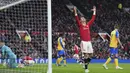 Reaksi pemain Manchester United Cristiano Ronaldo setelah kehilangan peluang saat melawan Southampton pada pertandingan sepak bola Liga Inggris di Stadion Old Trafford, Manchester, Inggris, 12 Februari 2022. Pertandingan berakhir dengan skor 1-1. (AP Photo/Jon Super)