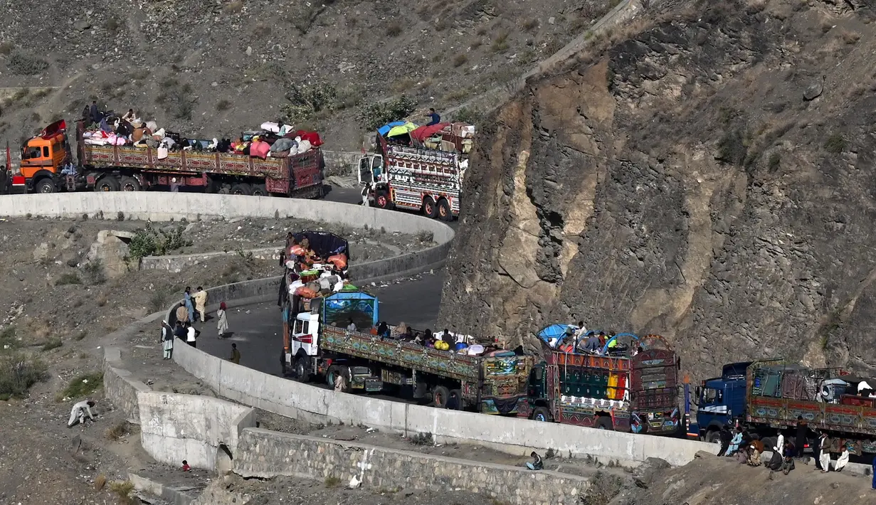 Lebih dari 165.000 warga Afghanistan telah meninggalkan Pakistan sejak Islamabad mengeluarkan ultimatum. (Abdul MAJEED/AFP)