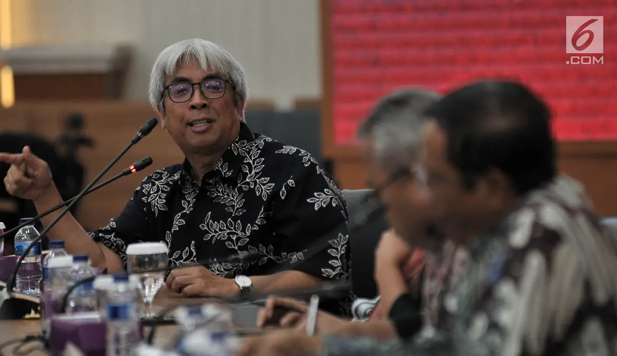 Imam Prasodjo saat menghadiri pertemuan Gerakan Suluh Kebangsaan dengan KPU di Gedung KPU, Jakarta, Rabu (10/4). Gerakan Suluh Kebangsaan juga menolak delegitimasi yang disuarakan oleh sejumlah pihak. (merdeka.com/Iqbal S. Nugroho)