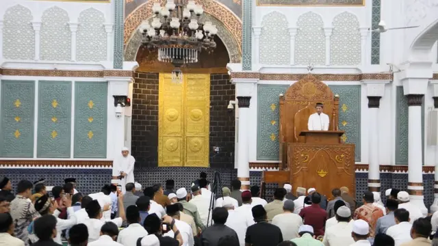 Kasatgas Tito Karnavian Tinjau Pemulihan Aceh dan Bagikan Paket Bantuan Perlengkapan Ibadah