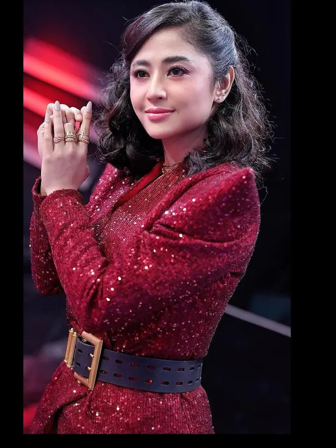 Dewi Perssik. (Foto: Instagram @dewiperssikreal)