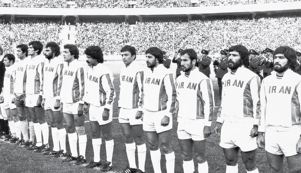 Pada edisi ke-4 Piala Asia pada tahun 1968 yang menjadi edisi terakhir diterapkan sistem round Robin dan diikuti oleh 5 negara, giliran Iran yang sukses menjadi juara di depan publik sendiri. Pada edisi ke-6 Piala Asia tahun 1976, Iran kembali menjadi juara saat berstatus tuan rumah. Pada partai final Iran mengalahkan Kuwait dengan skor 1-0. (the-afc.com)