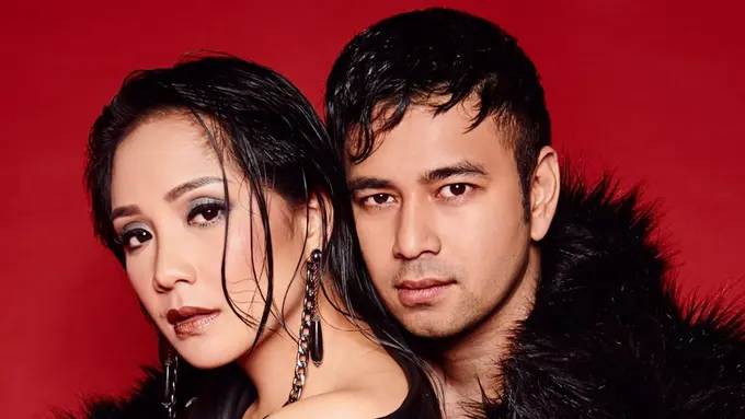 [Bintang] Bikin Pangling, Gaya Edgy Raffi Ahmad-Nagita Slavina Ini Couple Goals Banget!