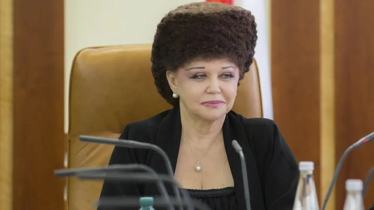 Ikal dan Lebar, Gaya Rambut Politisi Rusia Ini Viral dan Menjadi Lelucon Warganet