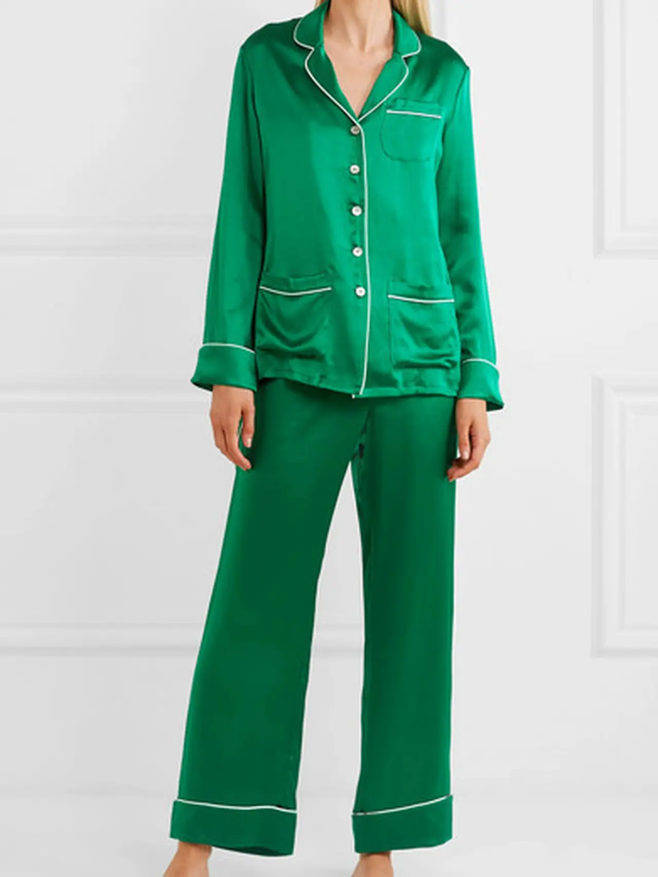 5 Outfit Natal Terbaik, Mulai dari Tampilan Kasual sampai Formal - Fashion Fimela.com