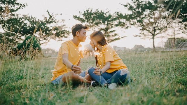 Ilustrasi nama panggilan lucu, pacar