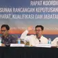 Pemerintah tengah mempersiapkan aturan-aturan yang merupakan turunan mengenai Peraturan Presiden (Perpres) Nomor 20 Tahun 2018 tentang Penggunaan Tenaga Kerja Asing (TKA).