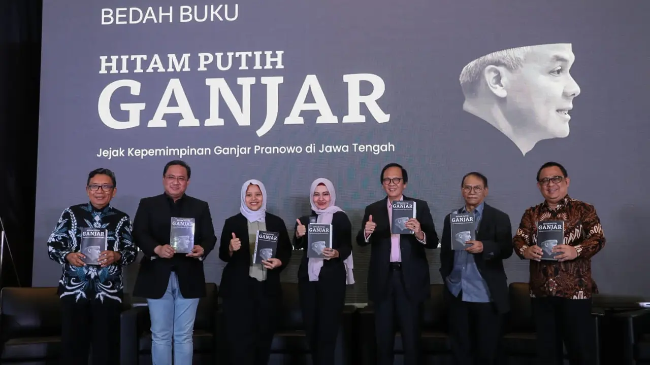 Bedah Buku 'Hitam Putih Ganjar'