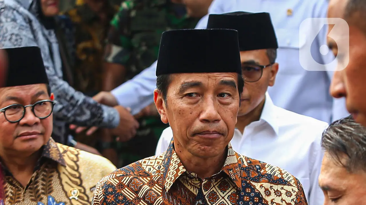 Momen Presiden Jokowi Melayat ke Rumah Duka Hamzah Haz