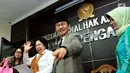 Jimly Asshiddiqie usai memberi keterangan terkait nama calon Komisioner Komnas HAM di Kantor Komnas HAM, Jakarta, Rabu (2/8). (Liputan6.com/Helmi Afandi)