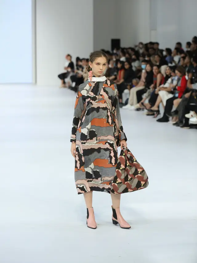 Kolaborasi Apik Desainer Australia dan Indonesia di Jakarta Fashion Week 2023
