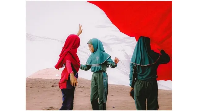 Acara peringatan sumpah pemuda di wisata Sontoh laut berlangsung meriah.
