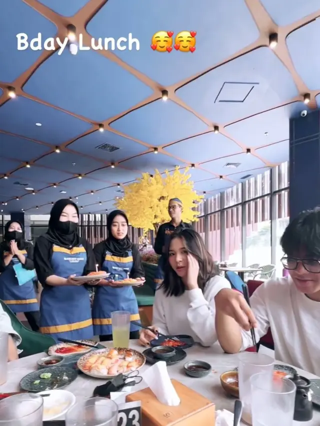 7 Momen Perayaan Ultah Zee JKT48 Bersama Saudara Kembar, Tampil Kompak