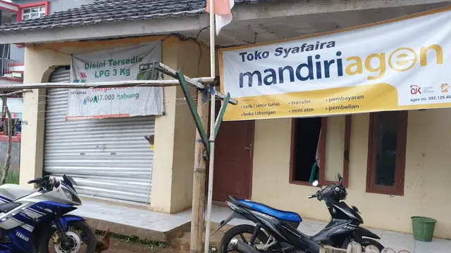 Salah satu tempat di samping desa Sarimukti, Kecamatan Pasirwangi Garut, Jawa Barat yang digunakan untuk membagikan bantuan beras bagi KPM penerima bantuan BLT minyak goreng.