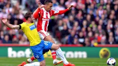 Paul Dummet merupakan produk lulusan akademi Newcastle United. Ia akhirnya bergabung dengan tim senior pada 1 July 2011. Namun Paul Dummet tidak banyak mendapatkan tempat di inti yang membuat dirinya beberapa kali dipinjamkan ke St, Mirren. Total hingga hari ini, Sabtu (14/10/2023) ia telah bermain selama 12 tahun 3 bulan untuk The Magpies. (AFP/Paul Ellis)