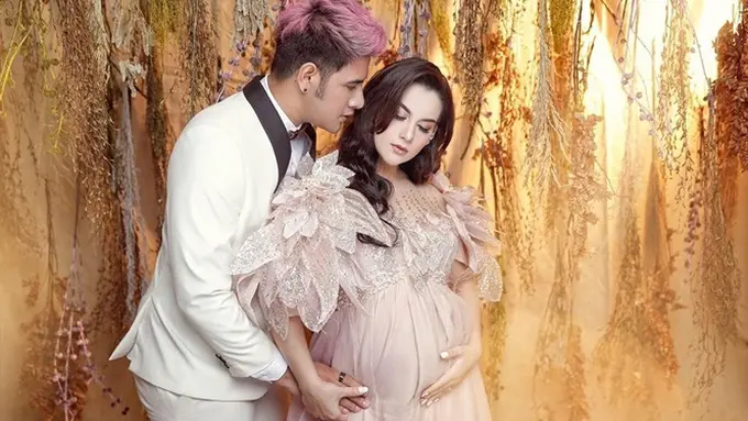 6 Potret Terbaru Irish Bella dan Ammar Zoni Lakukan Maternity Shoot, Pamer Hasil USG