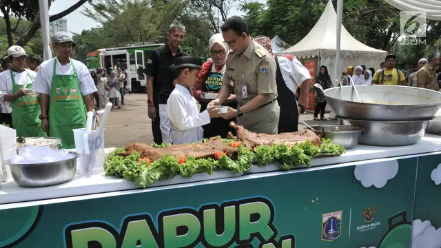 Anies Tinjau Pengolahan Daging Kurban ala Hotel Bintang 5