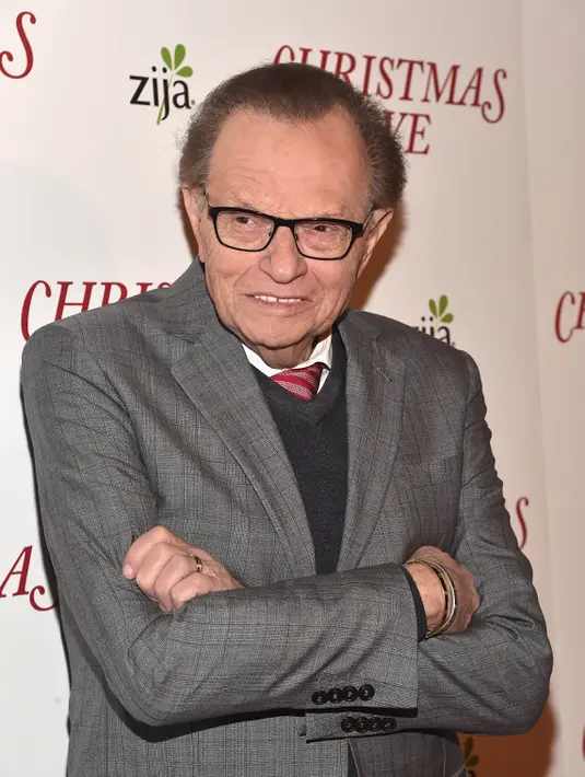 Larry King. Pembawa acara malam ini memiliki enam perceraian yang membuat kita bertanya-tanya apa yang mungkin jika semua mantan istrinya membuat panggilan di acaranya pada saat bersamaan,”Ya, aku mengirim cek tunjangan untukmu!” (AFP/Bintang.com)