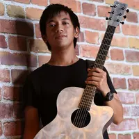 Mini album tersebut kini telah usai digarap dan telah dipasarkan melalui ITunes. "Mudah-mudahan lagu ini bisa masuk ke hati banyak orang seperti lagu-lagu Rinto yang lain," tandas Rian. (Galih W. Satria/Bintang.com)