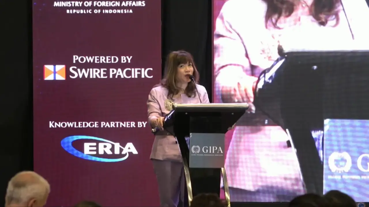 Wakil Ketua Umum Koordinator Bidang Kemaritiman, Investasi, dan Luar Negeri Kadin Indonesia, Shinta Widjaja Kamdani dalam Global Human Capital (GHC) Summit 2024, di Jakarta, Selasa (20/8/2024). (Tira/Liputan6.com)