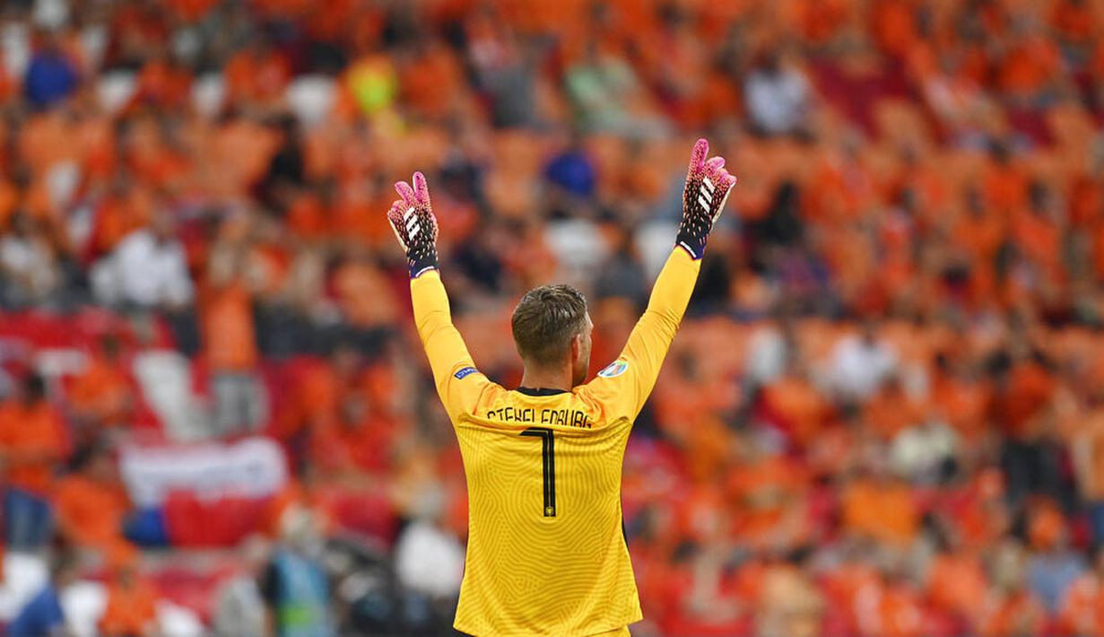 Austria memiliki beberapa peluang di akhir pertandingan. Sayangnya kiper Timnas Belanda, Maarten Stekelenburg bisa menjaga gawangnya tetap clean sheet. (John Thys, Pool via AP)