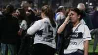 Seorang dikabarkan meninggal dunia setelah insiden bentrokan antara suporter melawan Polisi usah laga Gimnasia La Plata Vs Boca Juniors (7/10/2022). (AFP/Alejandro Pagni)